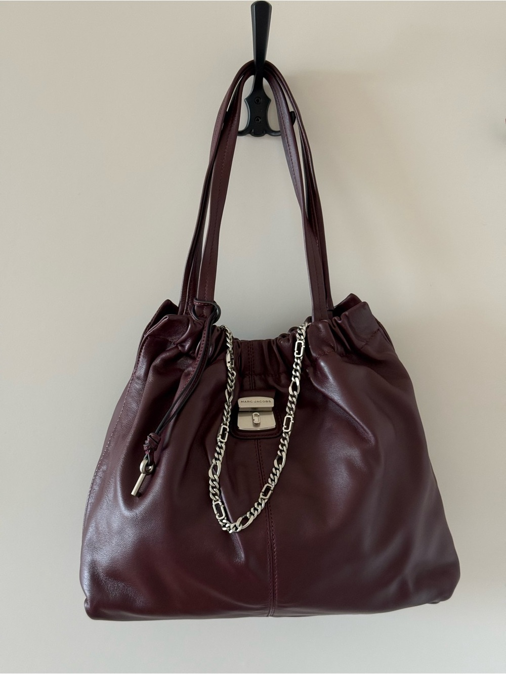 Marc Jacobs The Cristina Leather Tote Burgundy Shoulder Bag